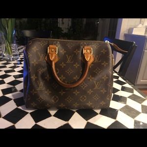 Louis Vuitton speedy 25 monogram canvas